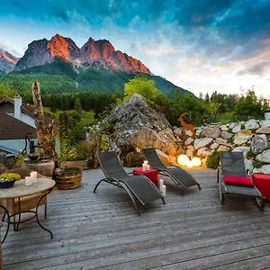 4* Hotel Bayern - Adults Only - Mit Zugspitzblick - Eibsee-naehe - Wellnessbereich - Naturpool Im Sommer